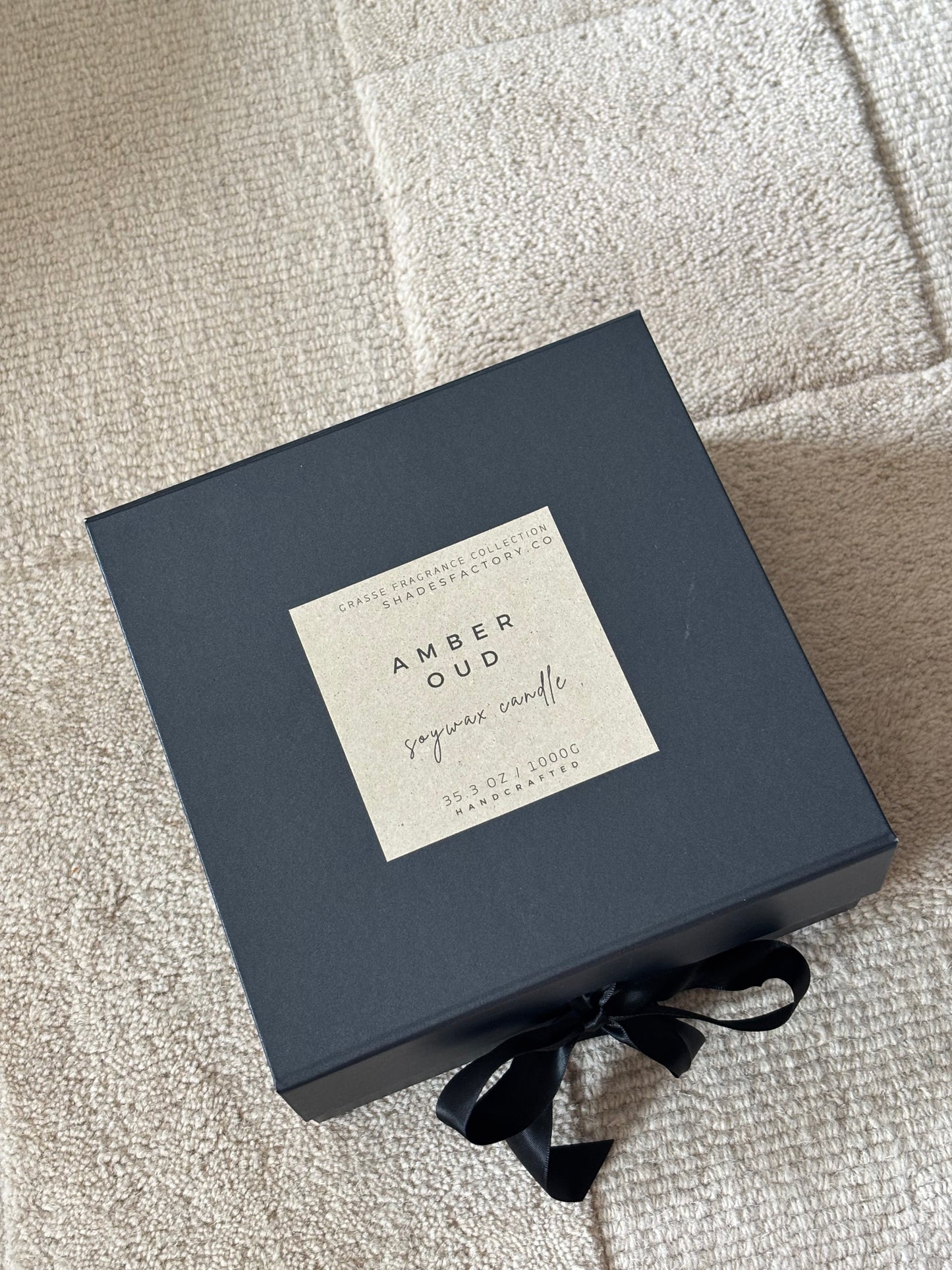 Amber Oud | Biggie 1kg Extra-Large 7-Wicks Candle with Dried Flowers