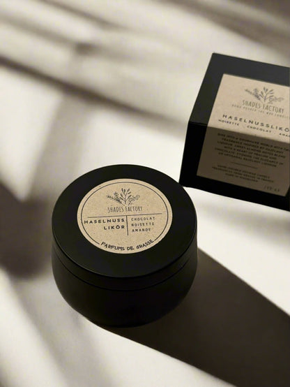 Haselnusslikör candle I Luxury scented soy wax candle in black tin jar