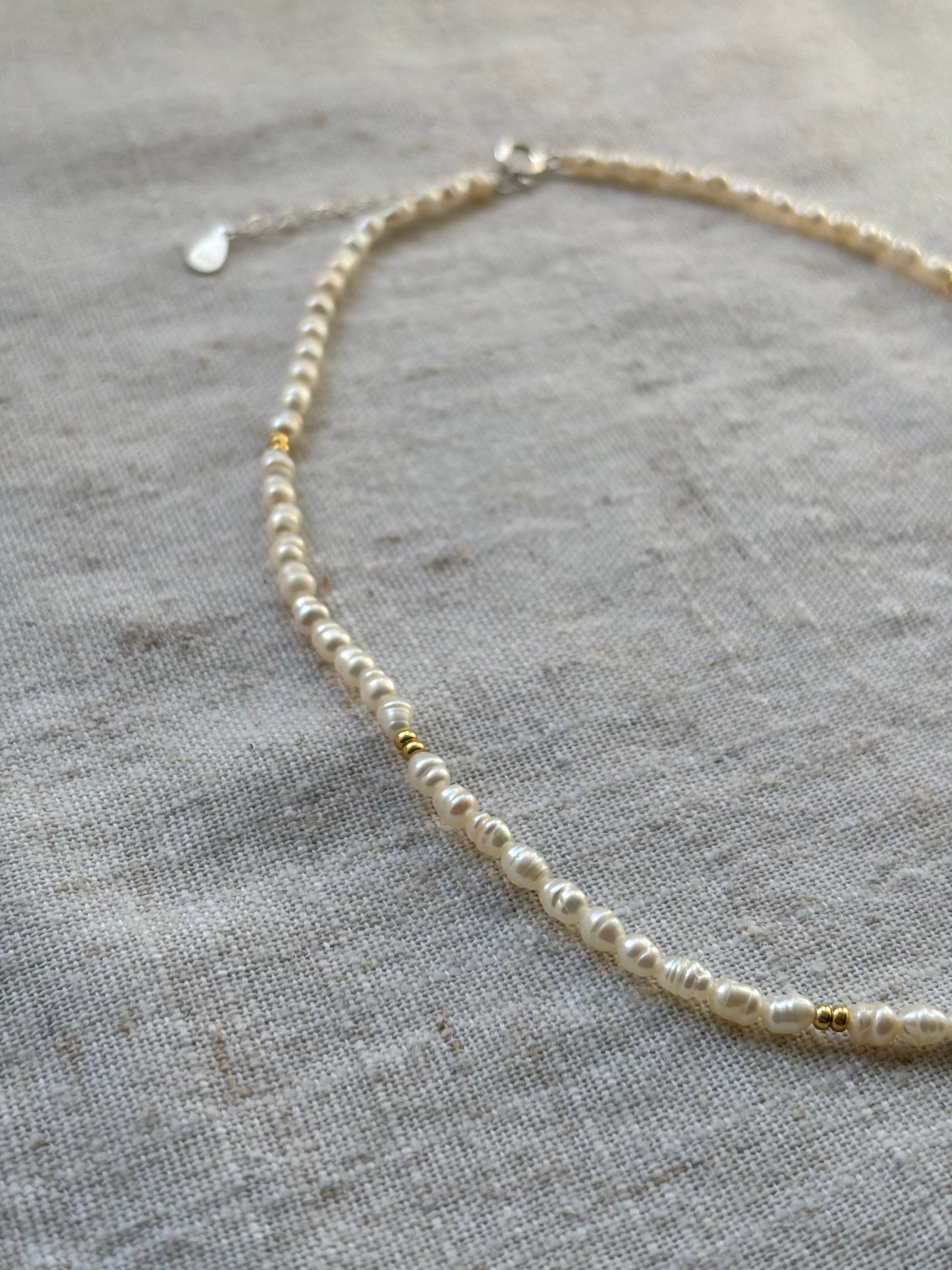 Freshwater Pearl Necklace – Natural white with gold-plated beads | Sterling Silver 925 Clasp