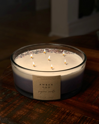 Amber Oud | Biggie 1kg Extra-Große 7-Docht-Kerze mit Getrockneten Botanicals