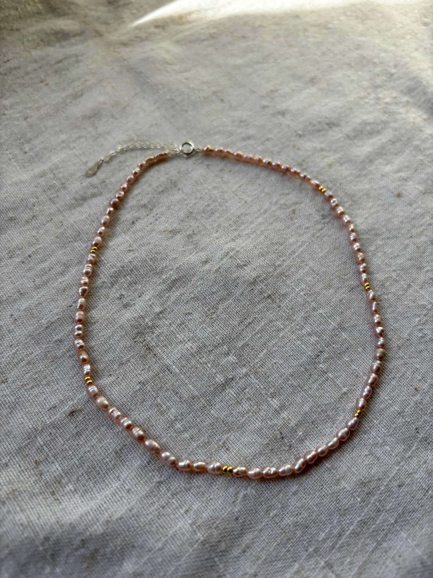 Freshwater Pearl Necklace – Soft pink with gold-plated beads | Sterling Silver 925 Clasp